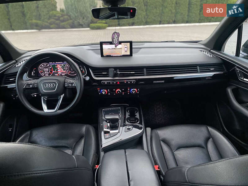 Позашляховик / Кросовер Audi Q7 2017 в Луцьку