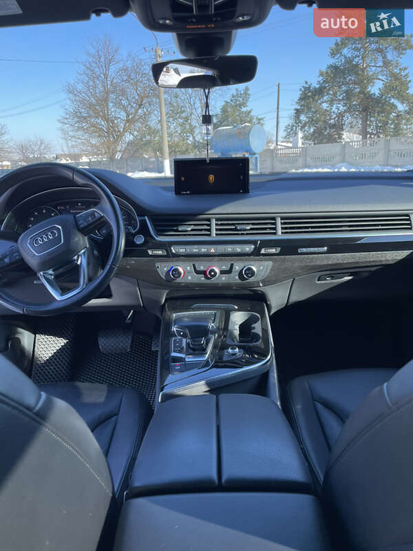 Внедорожник / Кроссовер Audi Q7 2018 в Гайсине