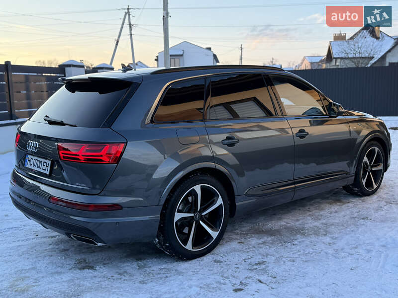 Внедорожник / Кроссовер Audi Q7 2016 в Стрые