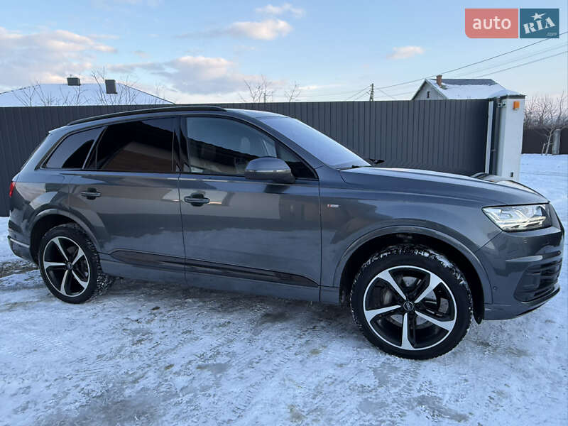 Внедорожник / Кроссовер Audi Q7 2016 в Стрые