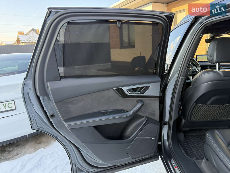 Внедорожник / Кроссовер Audi Q7 2016 в Стрые