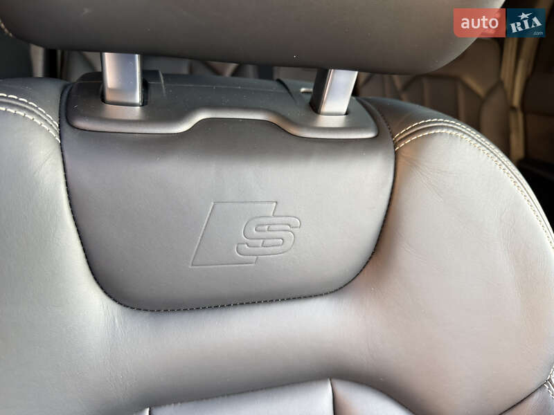 Внедорожник / Кроссовер Audi Q7 2016 в Стрые