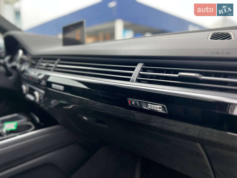 Внедорожник / Кроссовер Audi Q7 2017 в Киеве