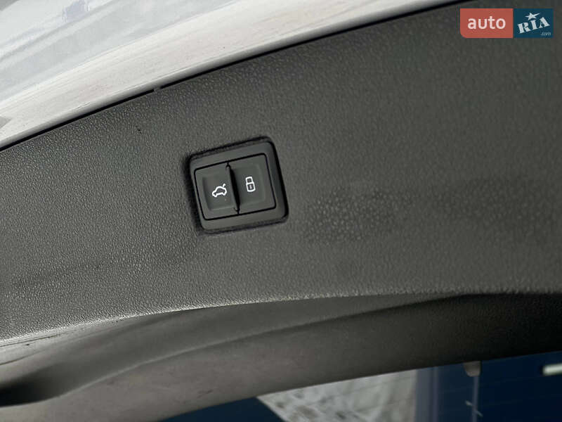 Внедорожник / Кроссовер Audi Q7 2017 в Киеве