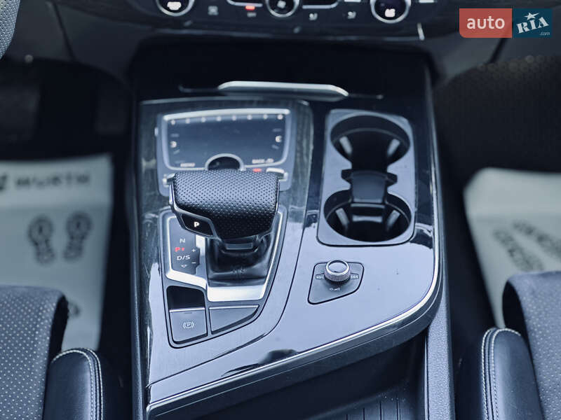 Внедорожник / Кроссовер Audi Q7 2016 в Кременчуге