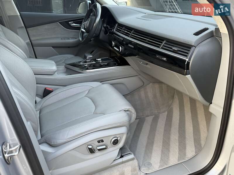 Внедорожник / Кроссовер Audi Q7 2016 в Дрогобыче
