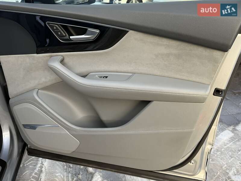 Внедорожник / Кроссовер Audi Q7 2016 в Дрогобыче