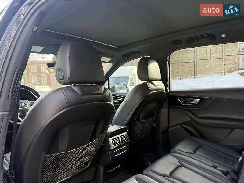 Позашляховик / Кросовер Audi Q7 2017 в Львові
