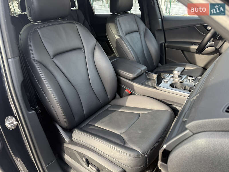 Позашляховик / Кросовер Audi Q7 2017 в Львові