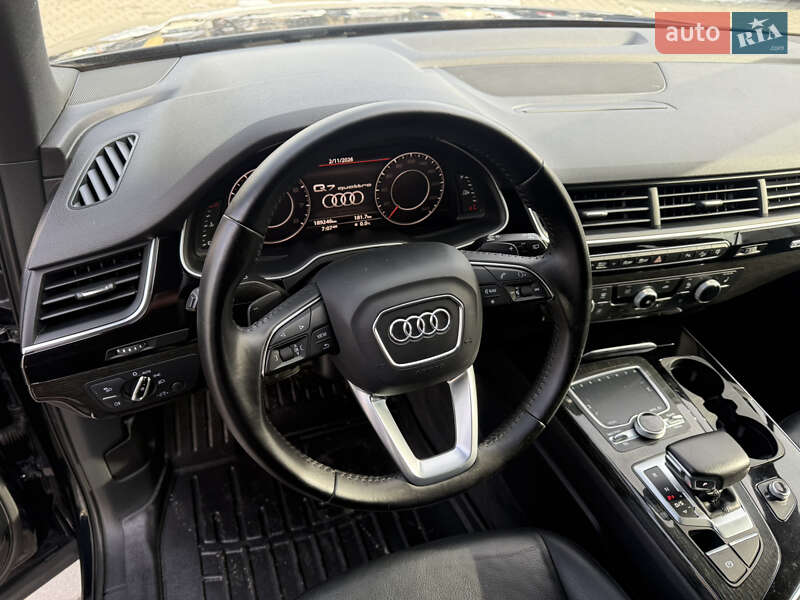 Позашляховик / Кросовер Audi Q7 2017 в Львові
