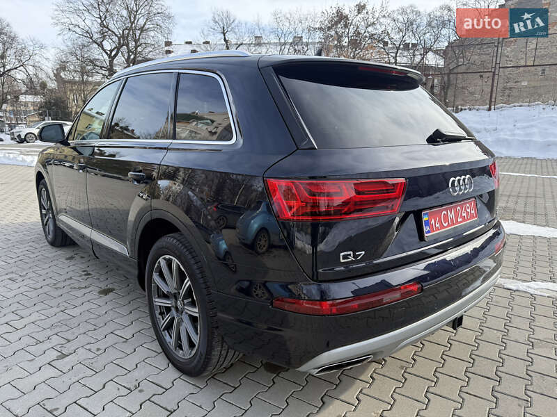 Позашляховик / Кросовер Audi Q7 2017 в Львові