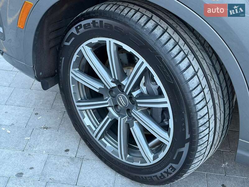 Внедорожник / Кроссовер Audi Q7 2017 в Ровно