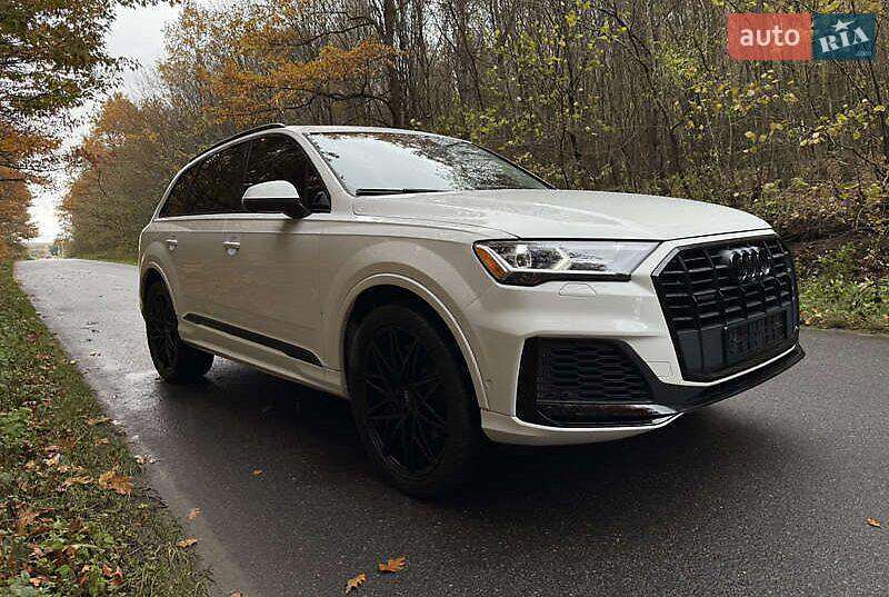 Позашляховик / Кросовер Audi Q7 2021 в Києві