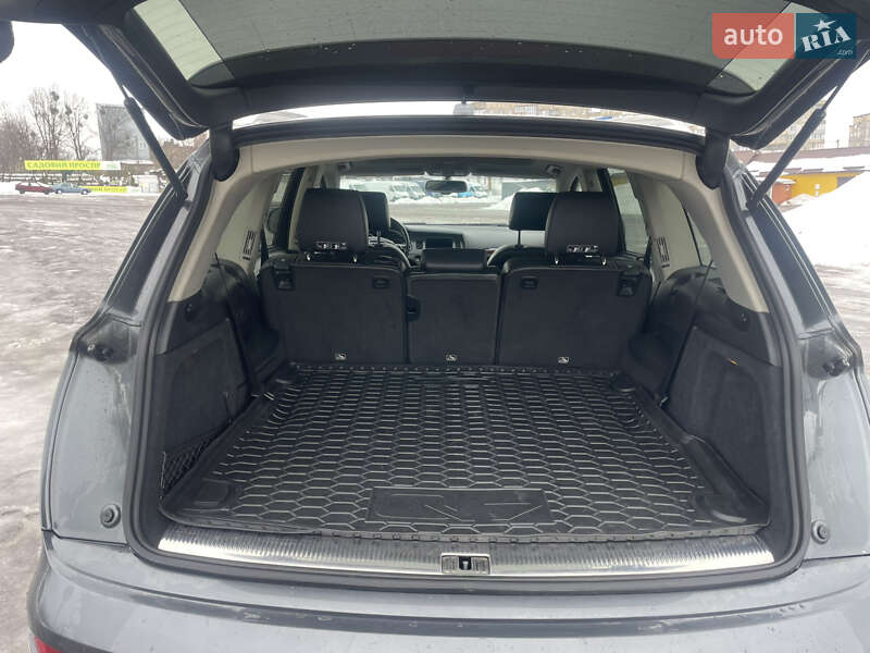 Внедорожник / Кроссовер Audi Q7 2015 в Ровно