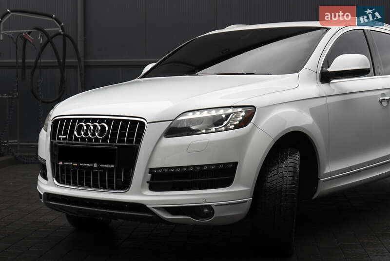 Позашляховик / Кросовер Audi Q7 2013 в Ужгороді