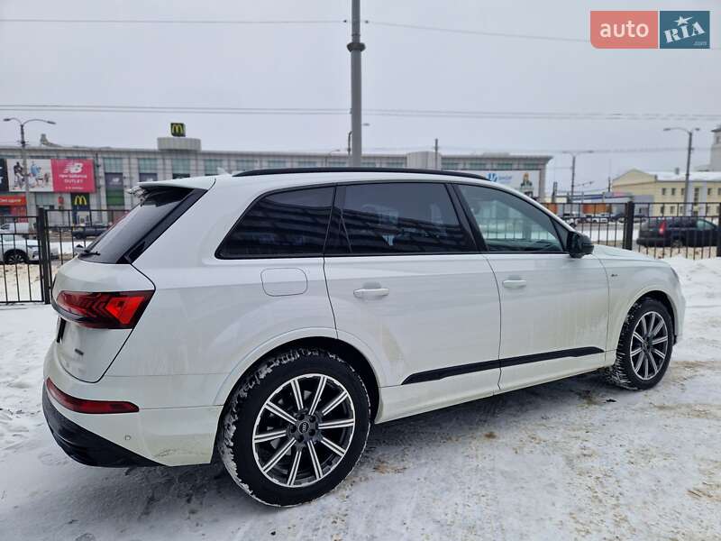 Внедорожник / Кроссовер Audi Q7 2023 в Харькове