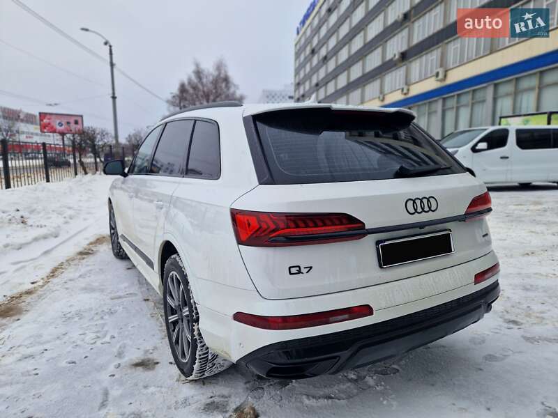 Внедорожник / Кроссовер Audi Q7 2023 в Харькове