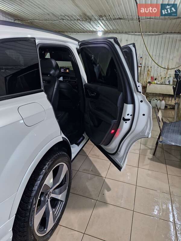 Внедорожник / Кроссовер Audi Q7 2017 в Киеве