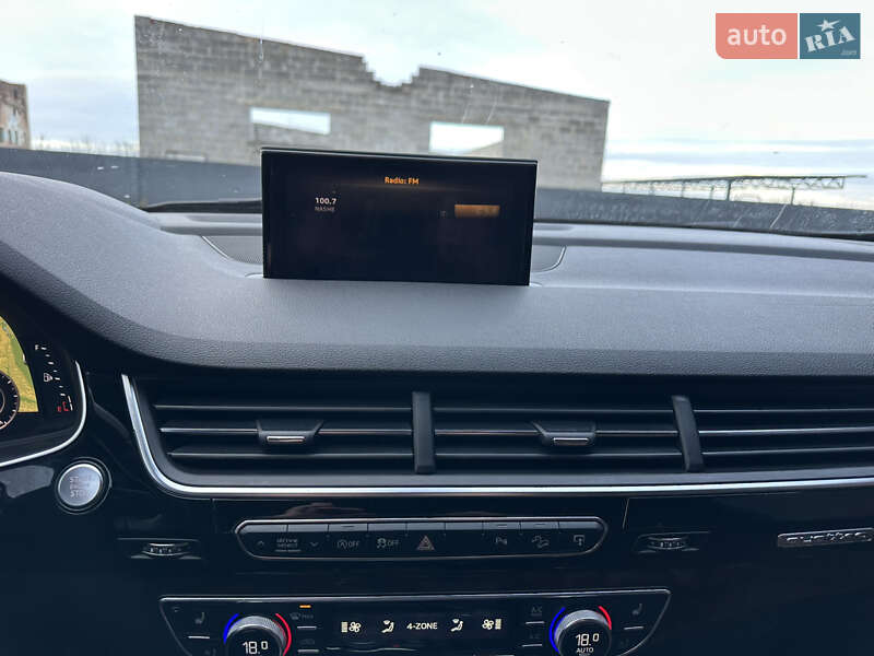 Внедорожник / Кроссовер Audi Q7 2017 в Дубно