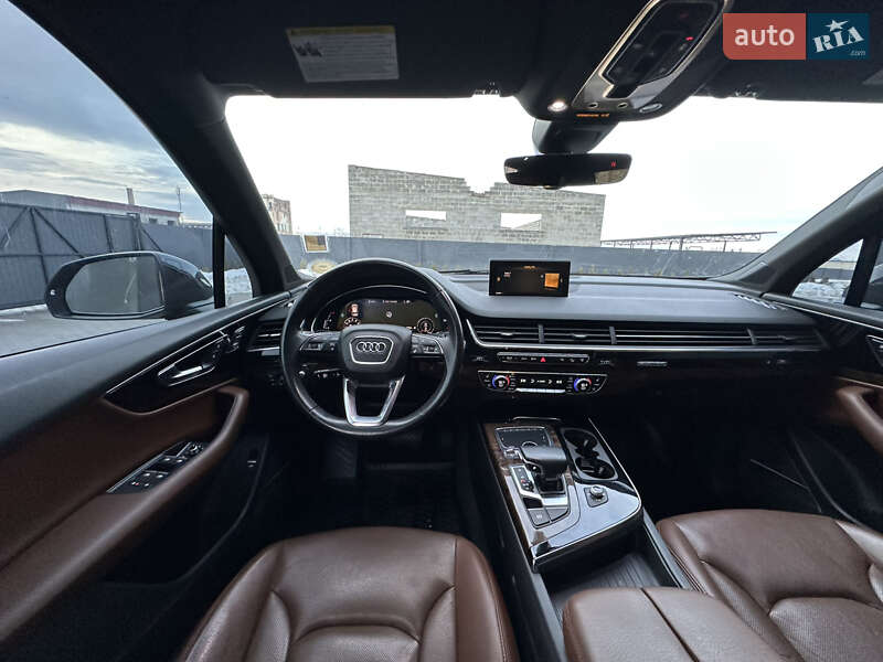 Внедорожник / Кроссовер Audi Q7 2017 в Дубно