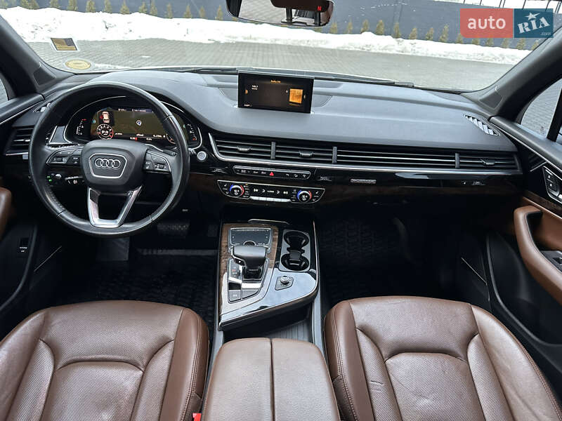 Внедорожник / Кроссовер Audi Q7 2017 в Дубно