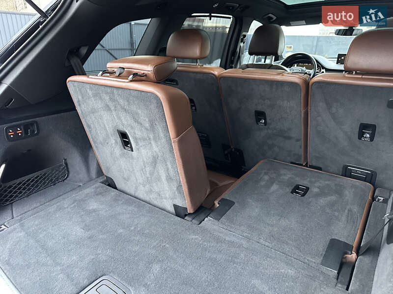 Внедорожник / Кроссовер Audi Q7 2017 в Дубно