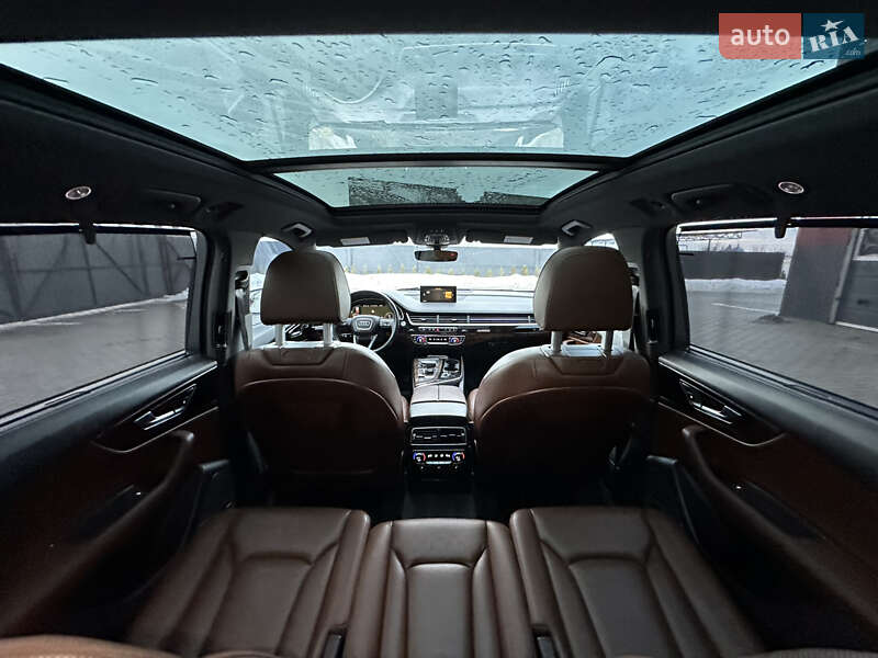 Внедорожник / Кроссовер Audi Q7 2017 в Дубно
