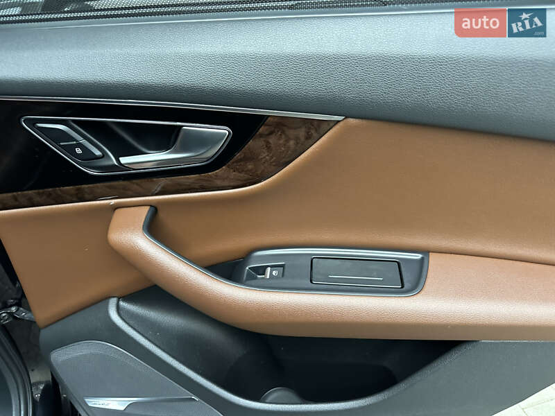 Внедорожник / Кроссовер Audi Q7 2017 в Дубно