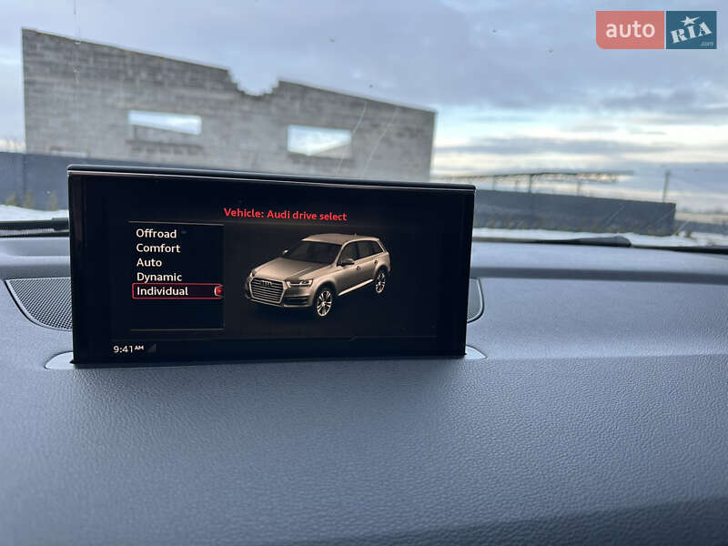 Внедорожник / Кроссовер Audi Q7 2017 в Дубно