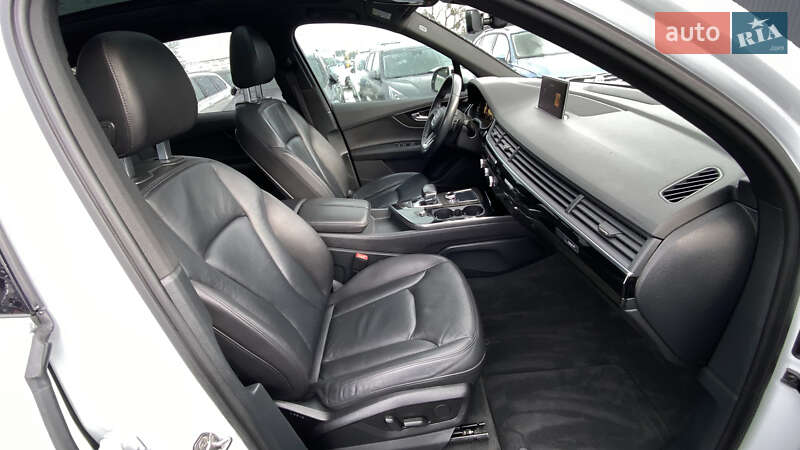 Внедорожник / Кроссовер Audi Q7 2016 в Луцке