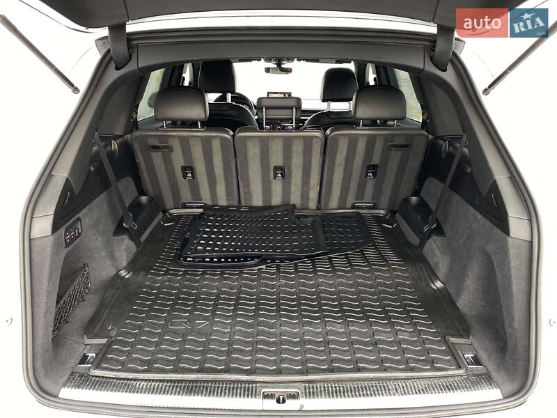 Внедорожник / Кроссовер Audi Q7 2016 в Луцке