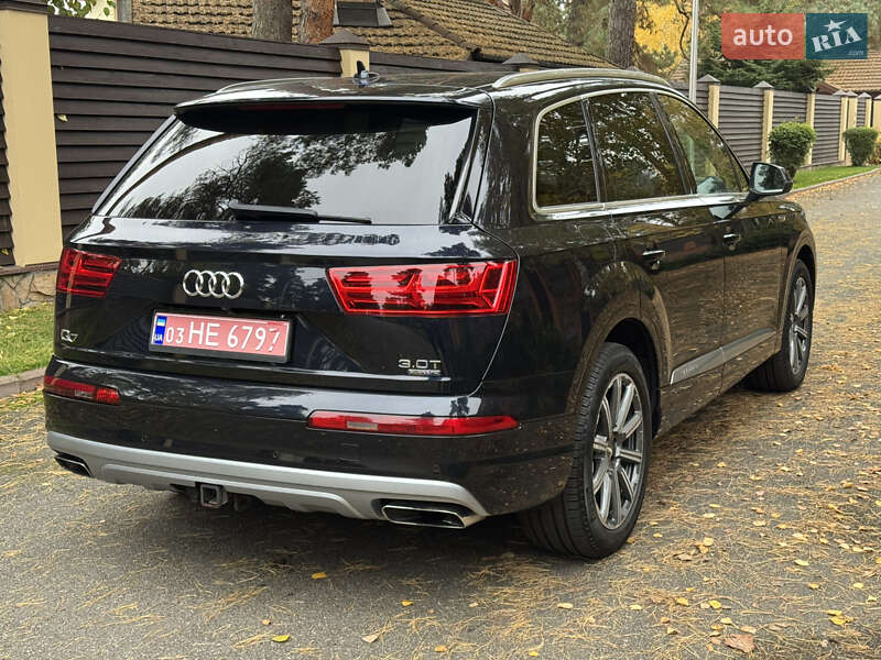 Позашляховик / Кросовер Audi Q7 2017 в Києві фото 11 Позашляховик / Кросовер Audi Q7 2017 в Києві