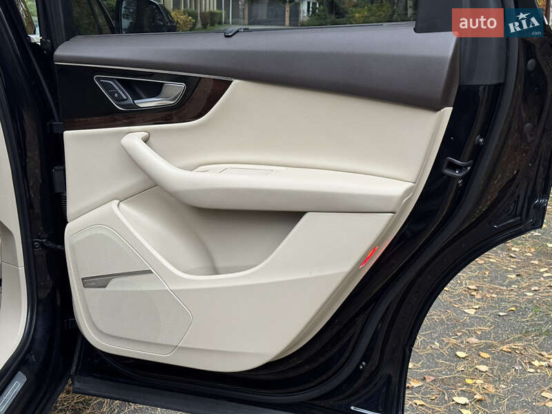 Позашляховик / Кросовер Audi Q7 2017 в Києві фото 20 Позашляховик / Кросовер Audi Q7 2017 в Києві