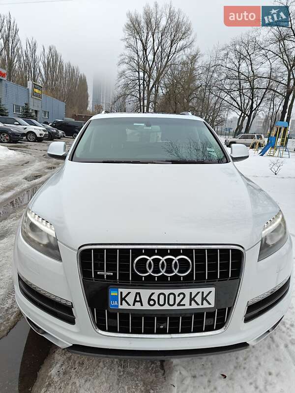 Позашляховик / Кросовер Audi Q7 2015 в Києві