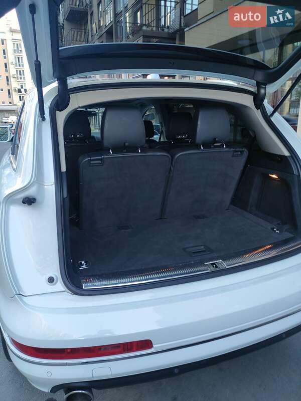 Позашляховик / Кросовер Audi Q7 2015 в Києві