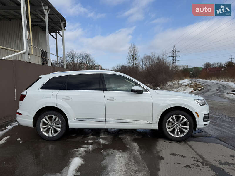 Позашляховик / Кросовер Audi Q7 2019 в Львові