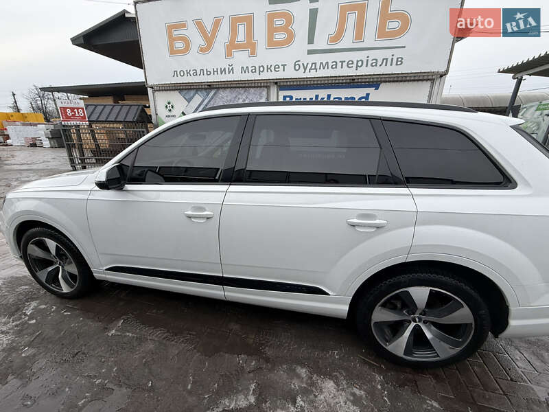 Позашляховик / Кросовер Audi Q7 2016 в Полтаві