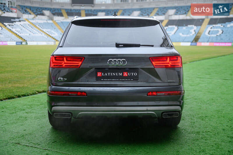 Позашляховик / Кросовер Audi Q7 2015 в Одесі