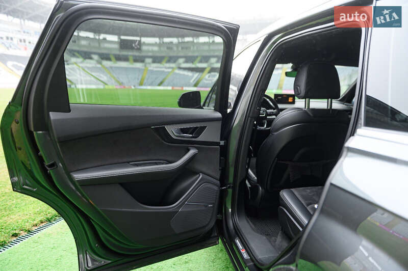 Позашляховик / Кросовер Audi Q7 2015 в Одесі