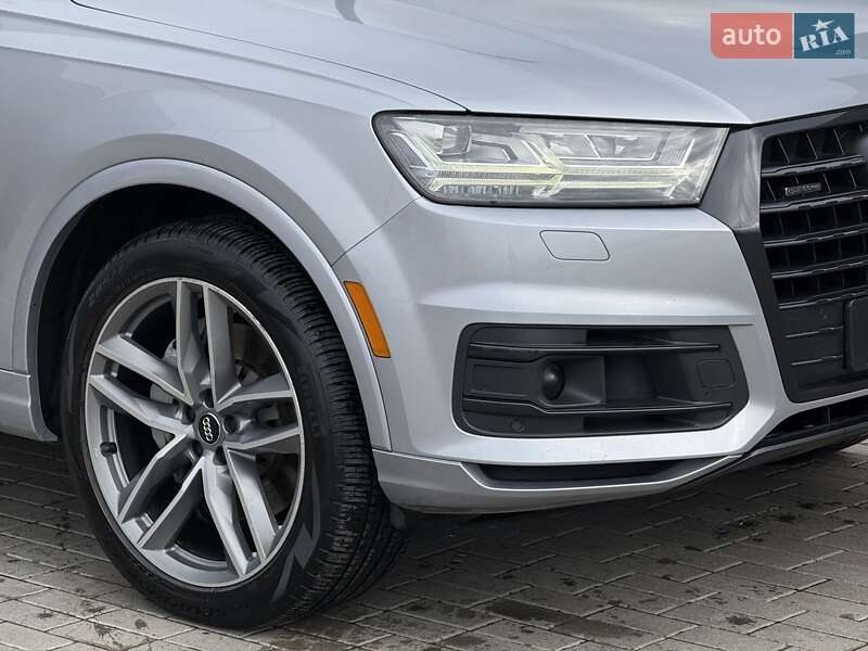 Внедорожник / Кроссовер Audi Q7 2017 в Мукачево
