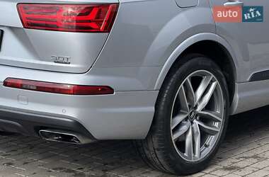 Внедорожник / Кроссовер Audi Q7 2017 в Мукачево