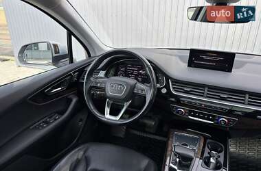 Внедорожник / Кроссовер Audi Q7 2017 в Мукачево