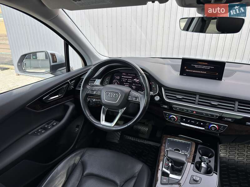 Внедорожник / Кроссовер Audi Q7 2017 в Мукачево