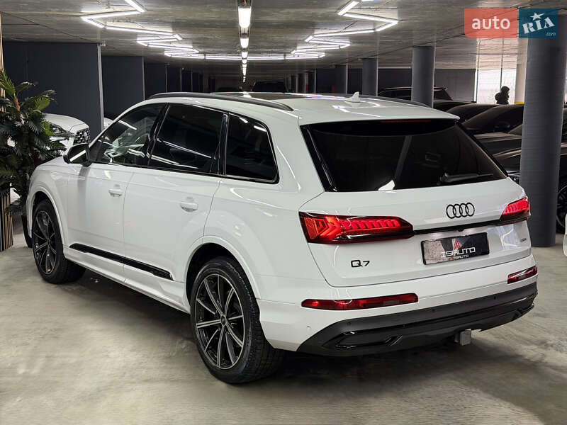 Позашляховик / Кросовер Audi Q7 2021 в Одесі фото 10 Позашляховик / Кросовер Audi Q7 2021 в Одесі