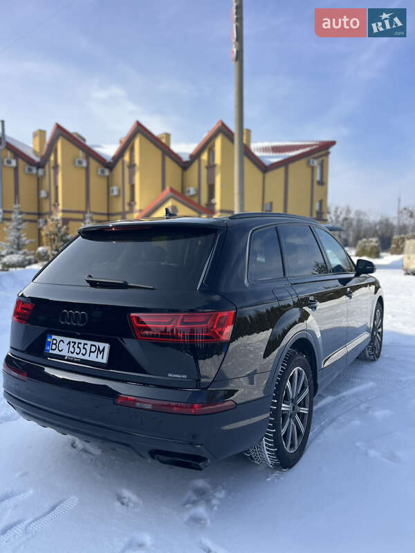 Позашляховик / Кросовер Audi Q7 2016 в Львові