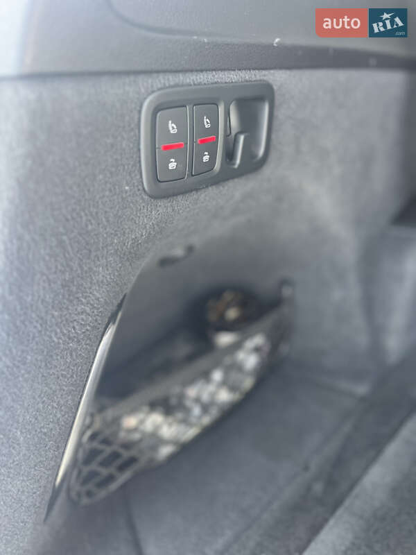 Позашляховик / Кросовер Audi Q7 2016 в Львові