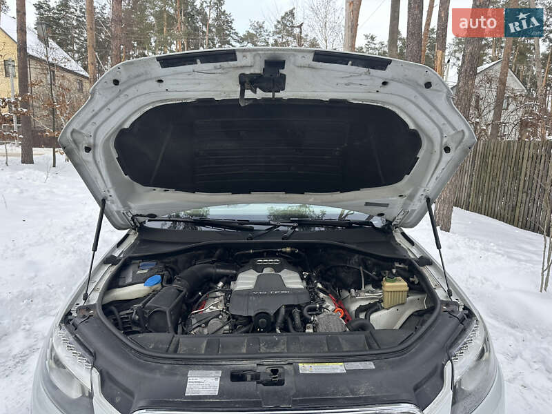 Позашляховик / Кросовер Audi Q7 2012 в Києві