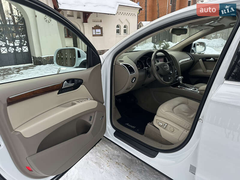 Позашляховик / Кросовер Audi Q7 2012 в Києві