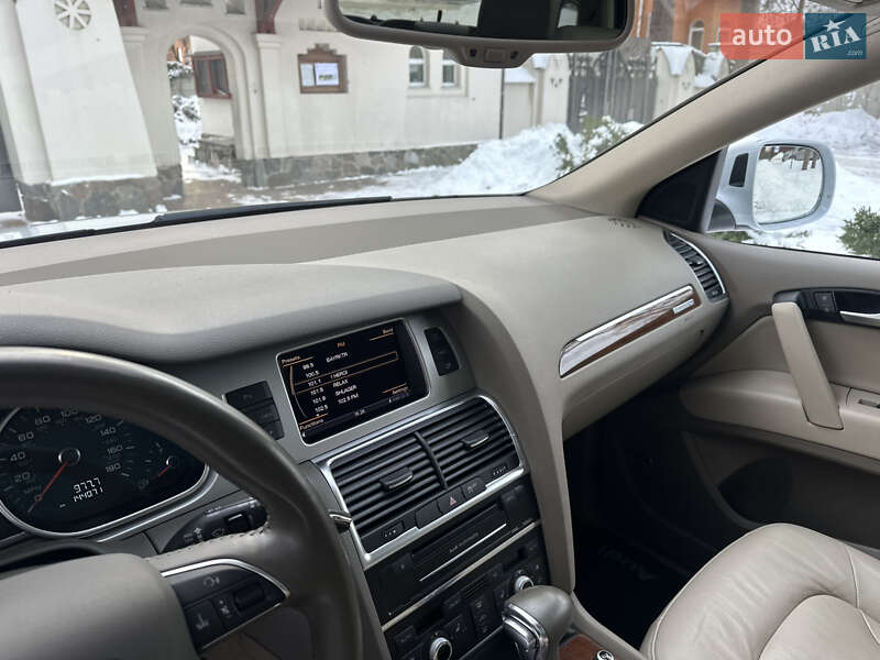 Позашляховик / Кросовер Audi Q7 2012 в Києві