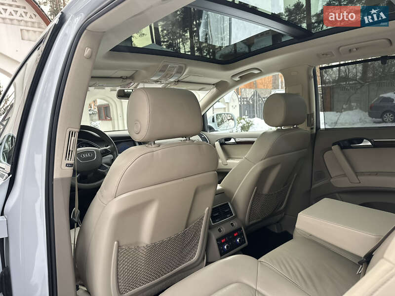 Позашляховик / Кросовер Audi Q7 2012 в Києві
